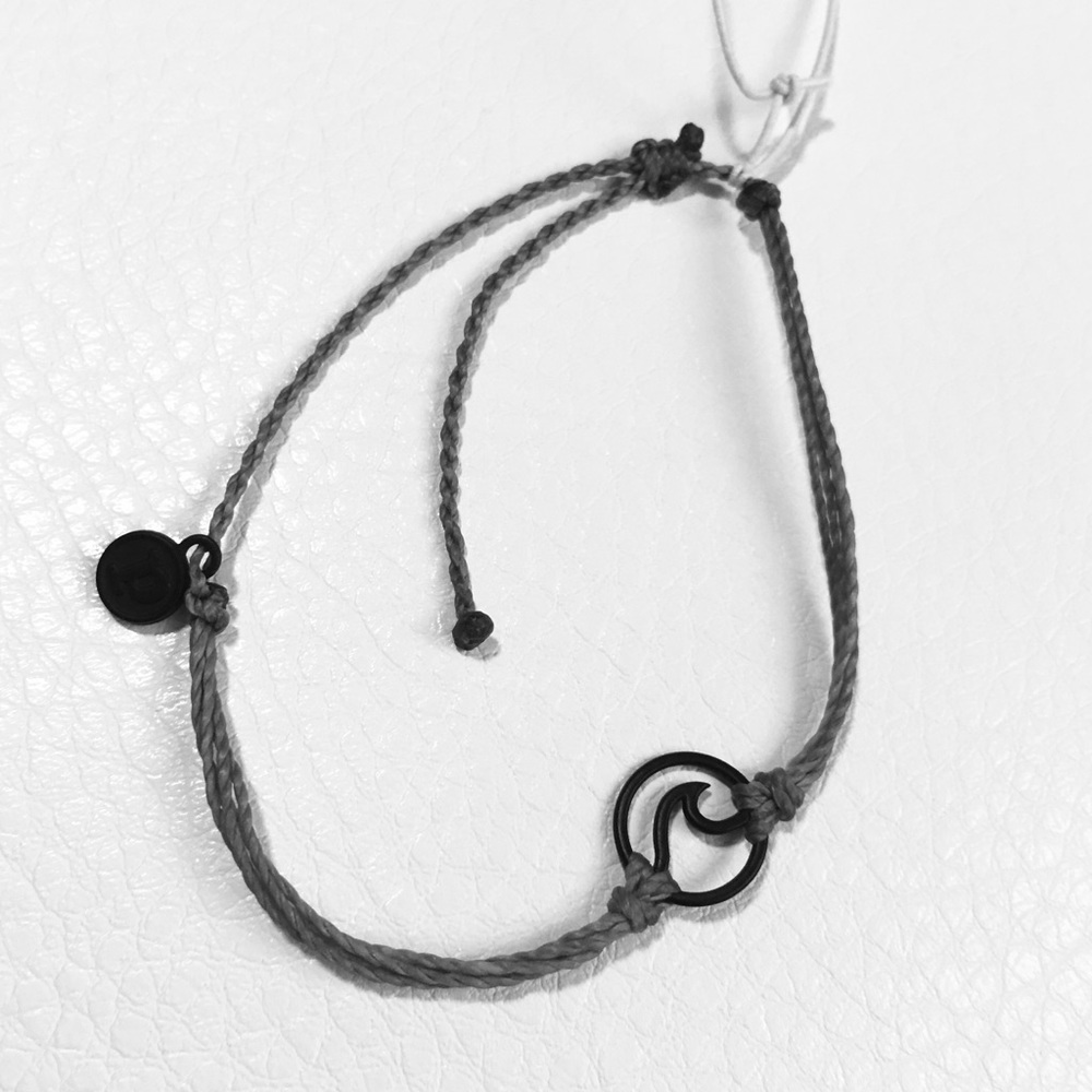 Wave Charm Puravida bracelet
FINAL - Picture 7 of 8